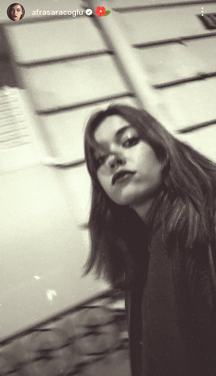 SSsymsym168's tweet image. 👑🌹🔥✨️🧿 #AfraSaraçoğlu AfraSaraçoğlu #Pera #Abi  av. Çağla 😍🫠🗼🌃