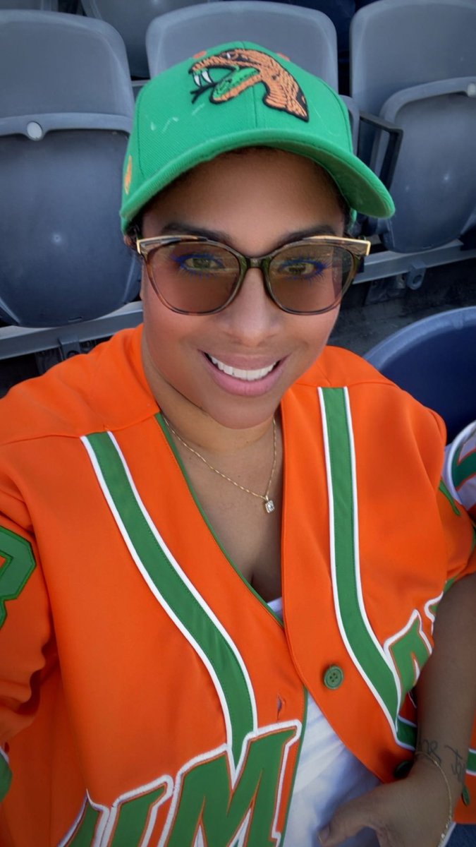 FirstlaydeeM's tweet image. We Out Here
Florida Classic#Rattlers