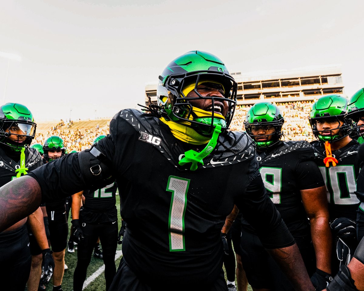 Go time.

Ducks vs. Trojans is live on CBS.

#GoDucks