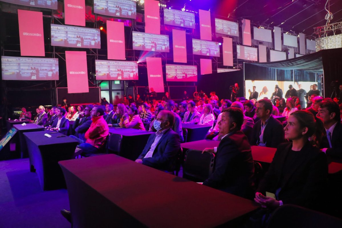 Participamos en el lanzamiento de la alianza Sinovac-Atenea-Alcaldía de Bogotá que traerá la 1ª planta nacional de producción de vacunas con sede en ¡TOCANCIPÁ! 💉 <a href="/CarlosFGalan/">Carlos F. Galán</a>