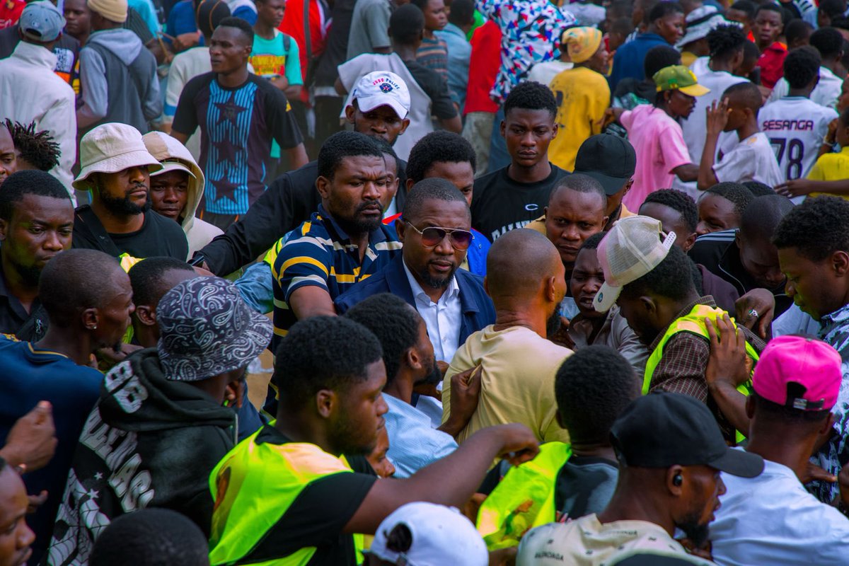 HTondo243's tweet image. #RDC || L’accord de Washington est opaque. La paix ne s’achète pas, ne se négocie pas au prix de nos minerais bradés. La paix, elle se construit. @Rbekola