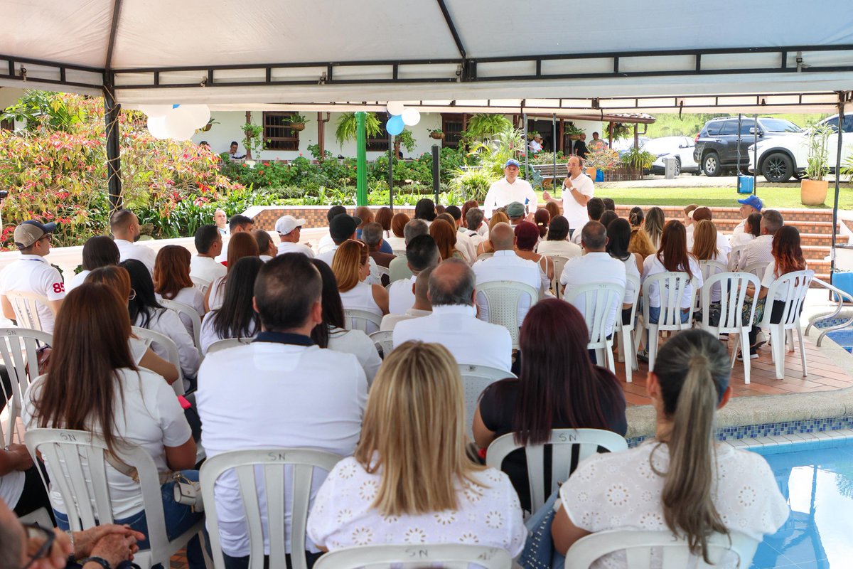 SenadorTrujillo's tweet image. Hoy conversé con mi gran amigo José Fernando Escobar y su equipo, sobre los grandes logros que hemos construido en nuestra ciudad. Fue un diálogo lleno de visión, de trabajo compartido y de orgullo por lo que #Itagüí ha alcanzado.

@DanielRestrepoC 
@JaimeACanoM 
@josefernandoee