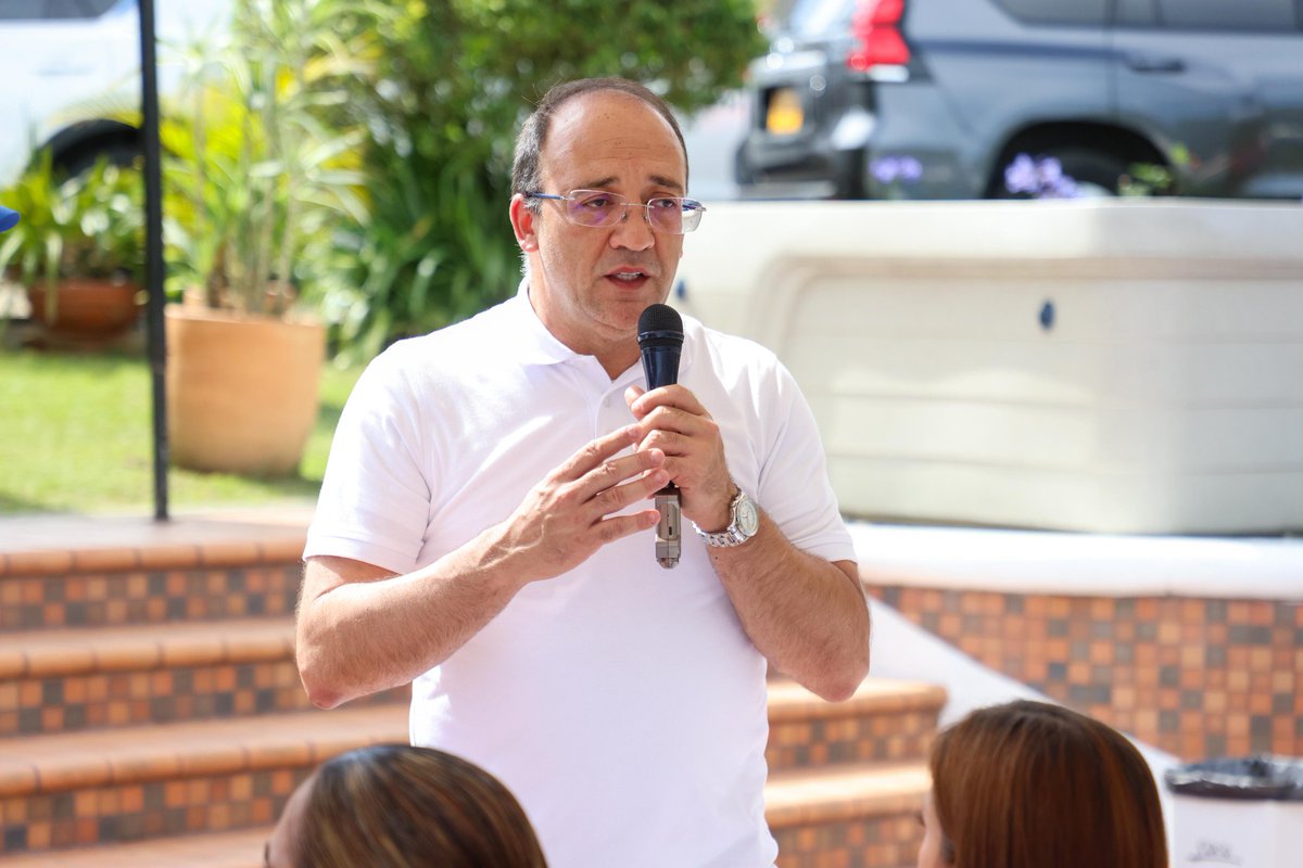 SenadorTrujillo's tweet image. Hoy conversé con mi gran amigo José Fernando Escobar y su equipo, sobre los grandes logros que hemos construido en nuestra ciudad. Fue un diálogo lleno de visión, de trabajo compartido y de orgullo por lo que #Itagüí ha alcanzado.

@DanielRestrepoC 
@JaimeACanoM 
@josefernandoee