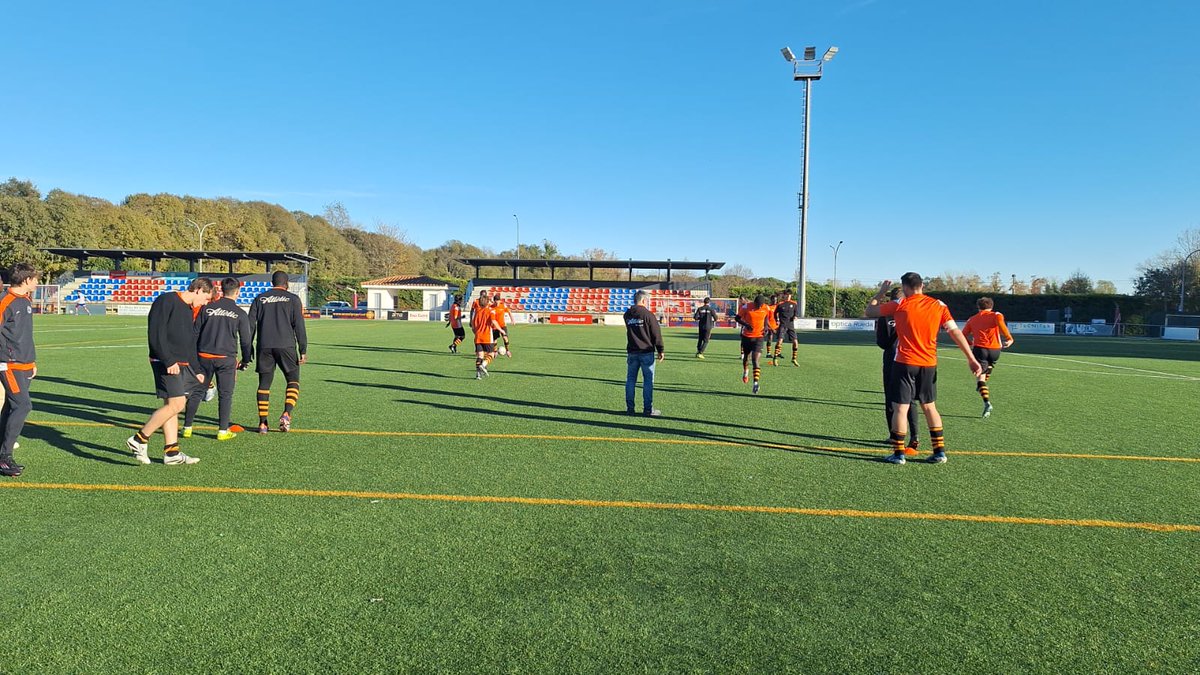 CRÒNICA L'<a href="/atletic_club/">Atlètic Club Banyoles</a> segueix abonat a l'empat i només treu un punt a cas de l'<a href="/ae_stgregori/">AE Sant Gregori</a> (1-1). Santa, que ha substituït Salim lesionat, ens ha avançat al 37' però els locals han marcat de seguida a la represa. Millores en defensa i moltes ocasions, però empat #AmuntCollons
