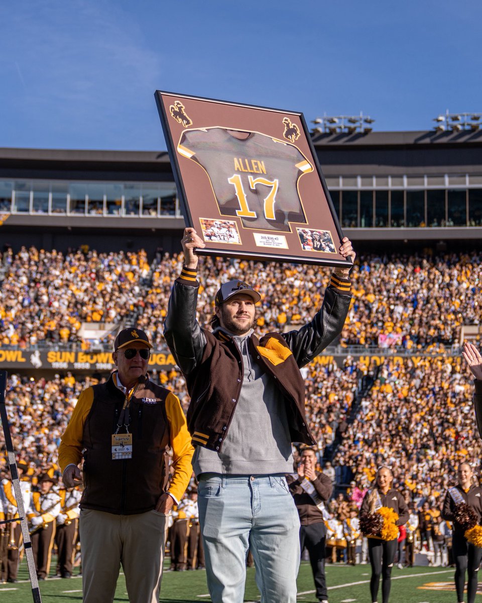 AjayCybulski's tweet image. Forever ingrained as a Wyoming Cowboy. 

Josh Allen had his jersey retired at halftime of today’s Wyoming vs. Nevada game, becoming the first person in program history to have their jersey retired. The impact he made is 1/1. 

📸 (@wyo_football)