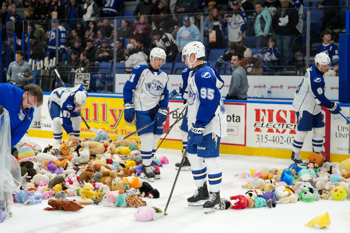 Syracuse Crunch tweet media