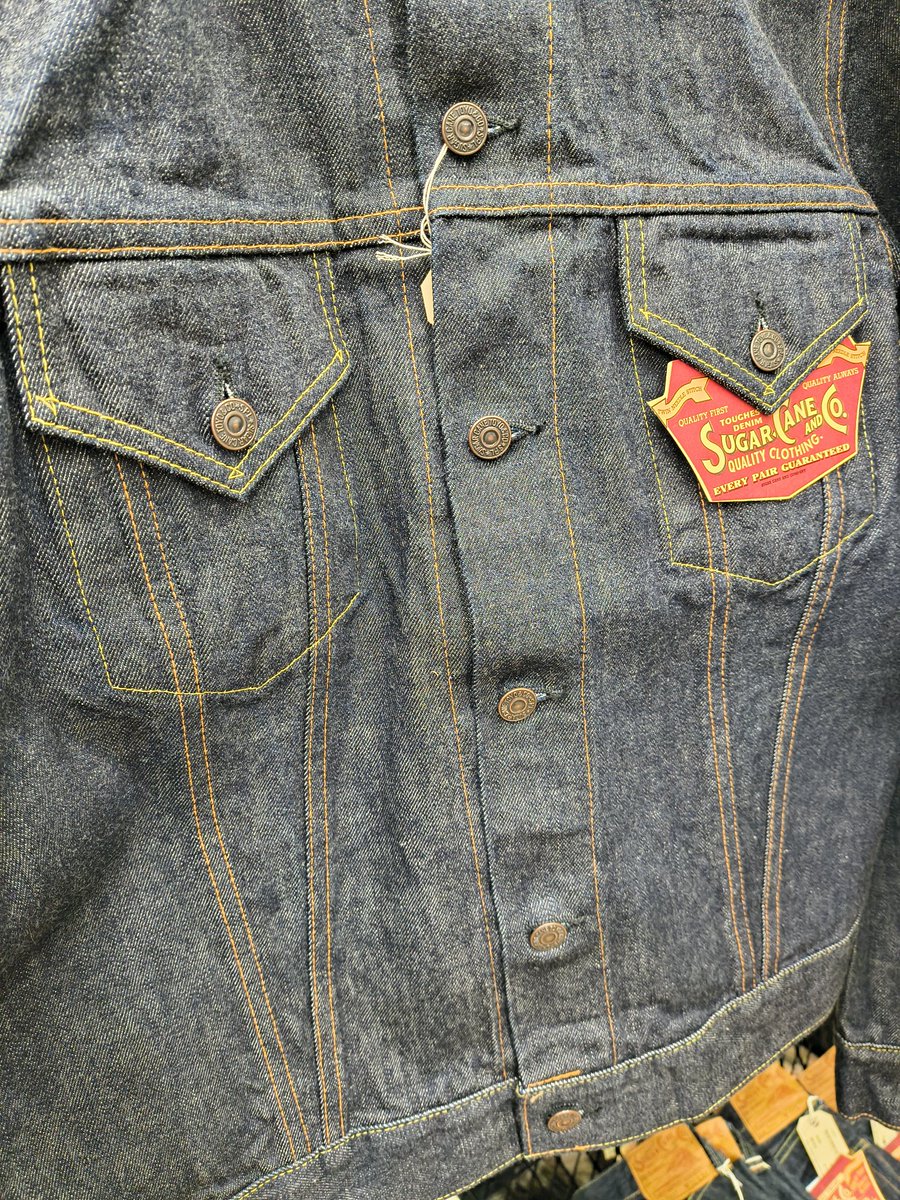 ricoland_oita's tweet image. 入荷情報♪
またまた #sugarcane より定番デニムが入荷してきました。
#sc12962 通称3rd(サード)と呼ばれる1962年モデルです。
同ブランドで長年愛用されているスタンダードデニムを使用して、見返しの端にセルビッチを入れている特別仕様となっています。