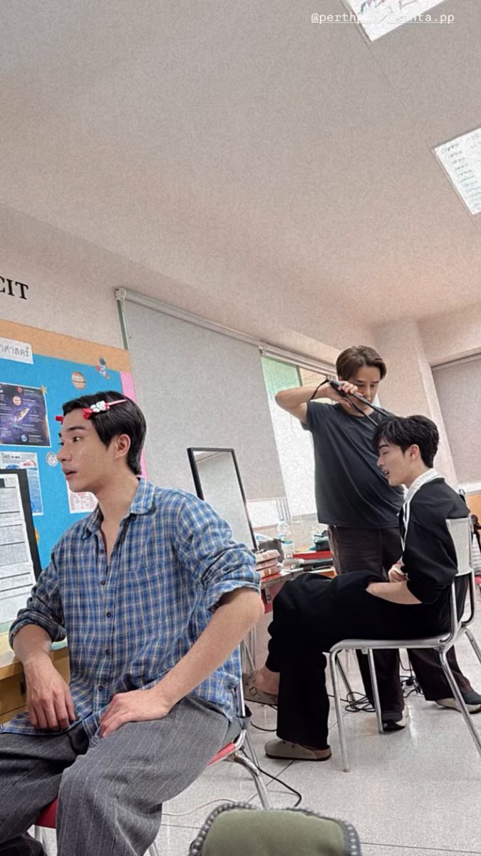 Q9 HIHUWWW LETZGOUUU

PERTHSANTA HOMEROOM LYT 

#LoveYouTeacherSeriesQ10
#PerthSanta