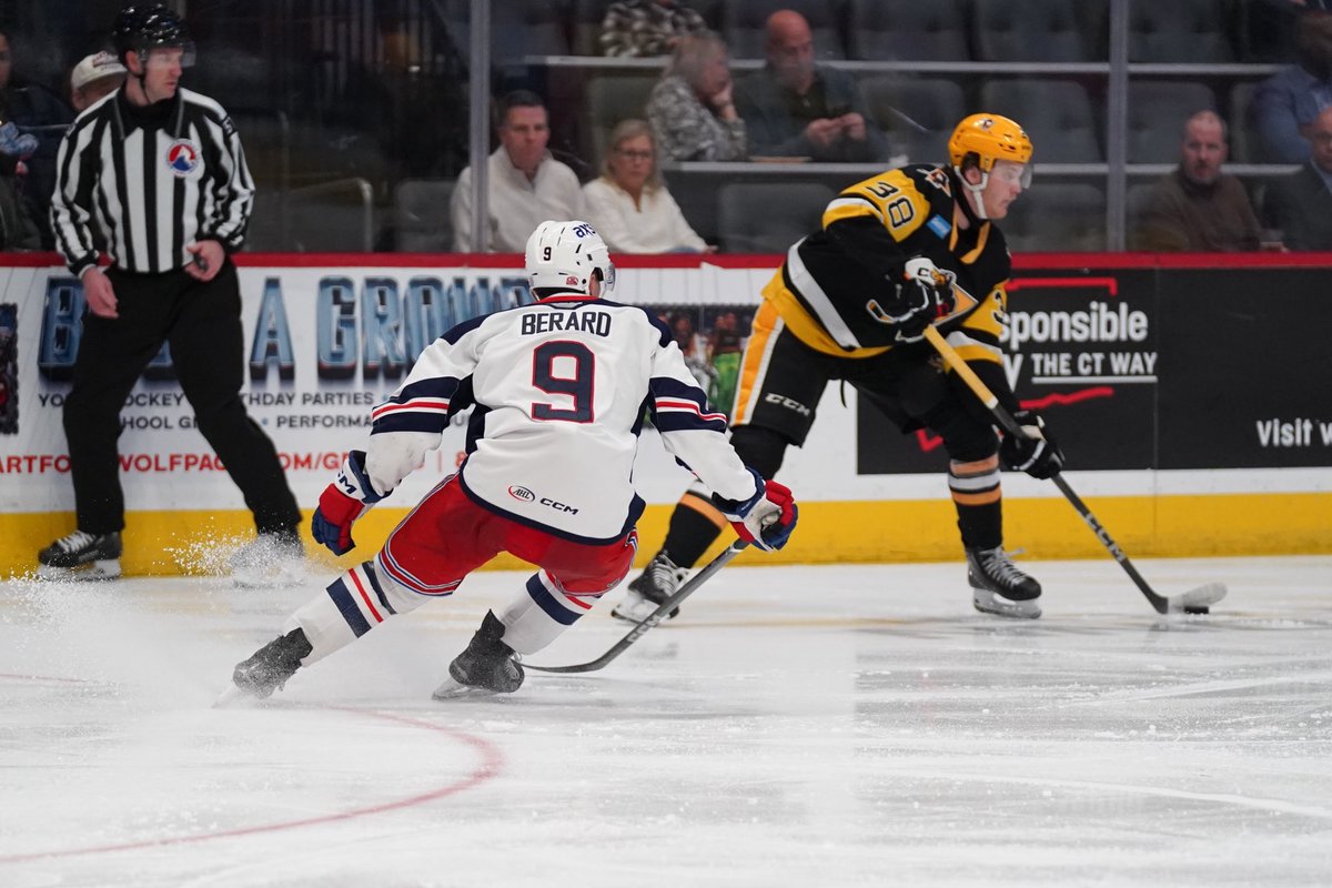 ayeezuh's tweet photo. hartford wolf pack vs. wilkes-barre/scranton penguins 11.21.25 📸🏒😮‍💨 https://t.co/oAT3tGXdN7