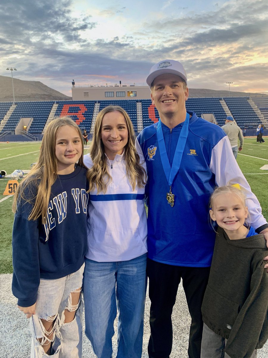 CoachStrongPV's tweet photo. State Champs!!!! Thank you to @NIAASports and @BishopGormanHS for the hospitality and providing a great experience for our student athletes. 

#PantherFamily #Back2Back https://t.co/FF82Lmnzos