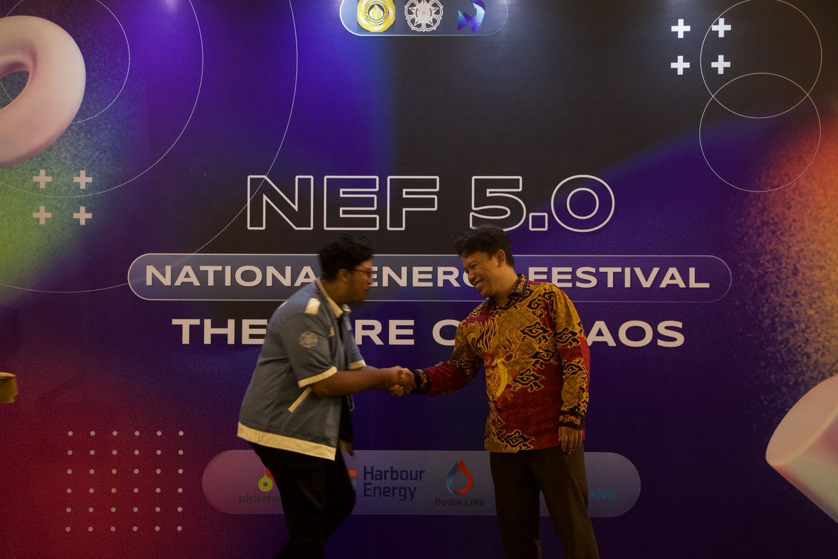 Energizing the Youth
"... Beri aku 10 pemuda, niscaya akan ku guncangkan dunia" Ir. Soekarno