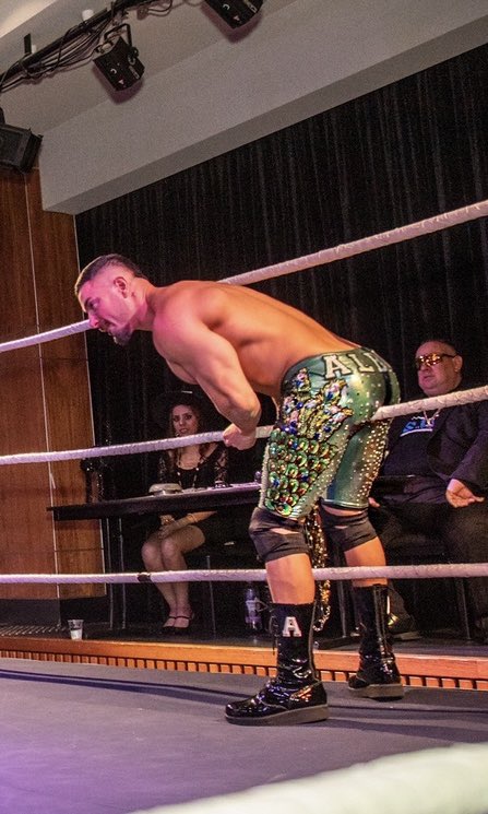 Making my way to the ring 💚