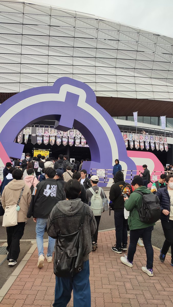 FinnyXD's tweet photo. レミアは旗の形になっても可愛い。 https://t.co/ibQHuuAx0D