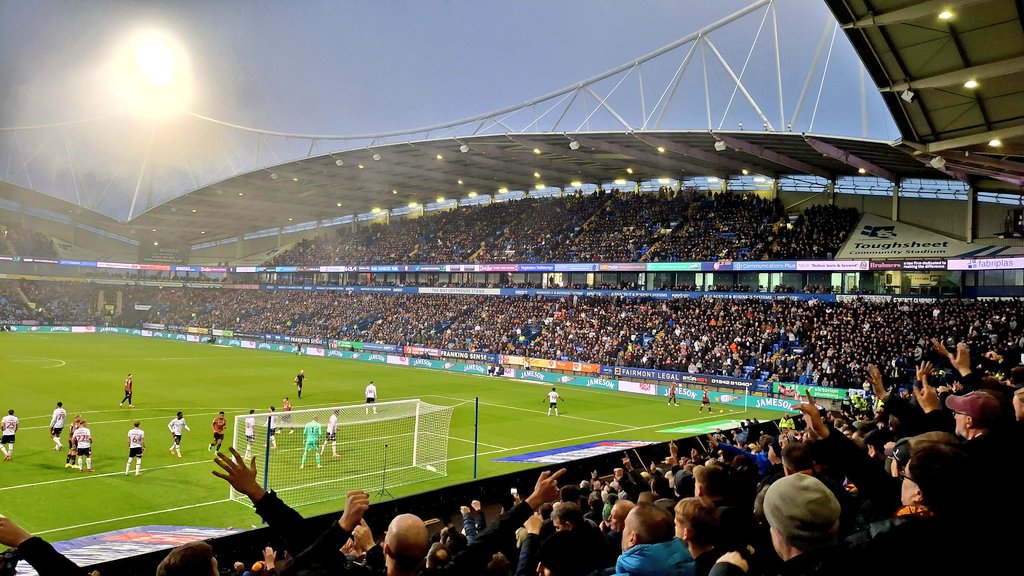 Addybak's tweet image. Bolton Wanderers 0 - 0 CITY
League One
Att 26,473 (5,007 #bcafc)

Neither keeper had a great deal to do which, in itself, shows how well City played second half against a side lookimg for their ninth straight home win. Another big game atmosphere and up to second. Not too shabby!