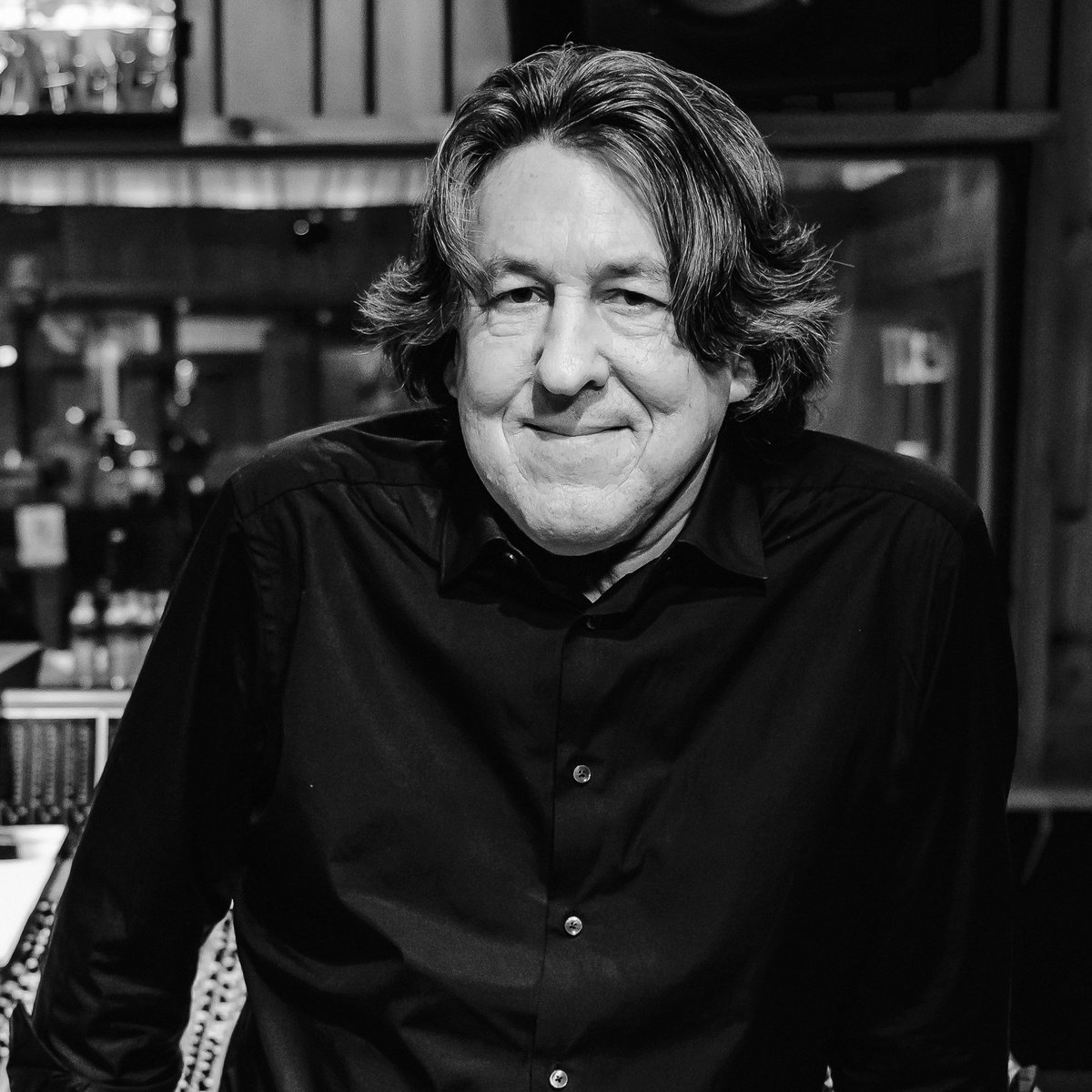 BeatlesPraise's tweet image. On this day, November 22, 1968, the double album The Beatles, a.k.a. #TheWhiteAlbum, was released.  Thirty songs.  No singles.    

&quot;I remember thinking in the ‘90s that The White Album had obviously become the blueprint.  OK Computer couldn’t exist without The White Album, and…