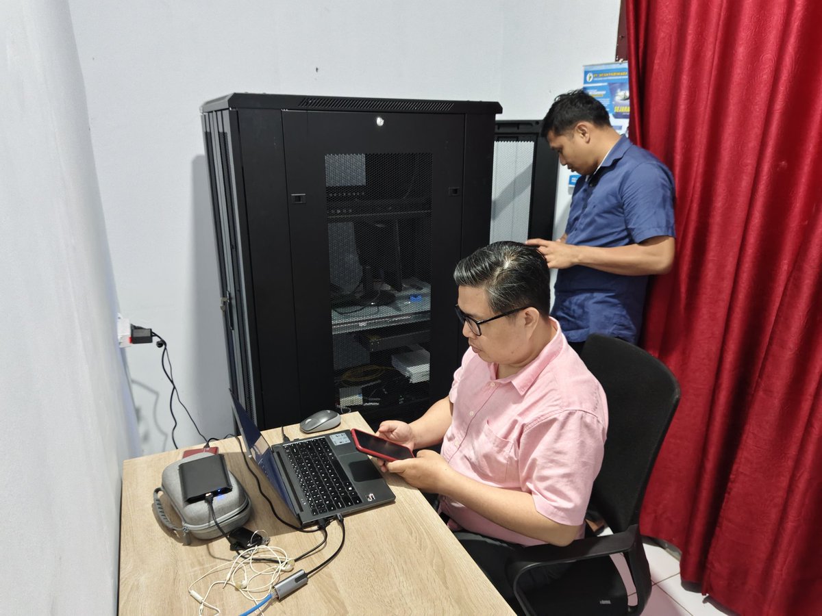 kawanua's tweet photo. Personil Kawanua Indo Digital yang assistance web-app development dan devops untuk Kominfo Minahasa. 🦉
Cc @eroljo https://t.co/BeuYVUGgFy