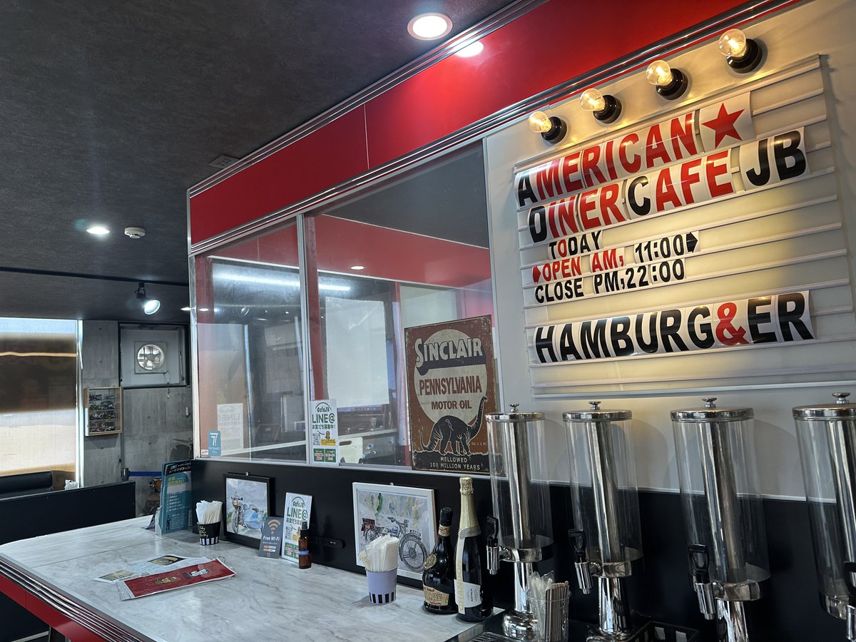 おはようございます☁️

日差しもなく寒い1日となりそうですね😩

3連休中日 本日も元気に営業致します❗️
11時~22時営業です🍔
#瀬谷区阿久和
#ハンバーガー
#国産和牛
#テイクアウト