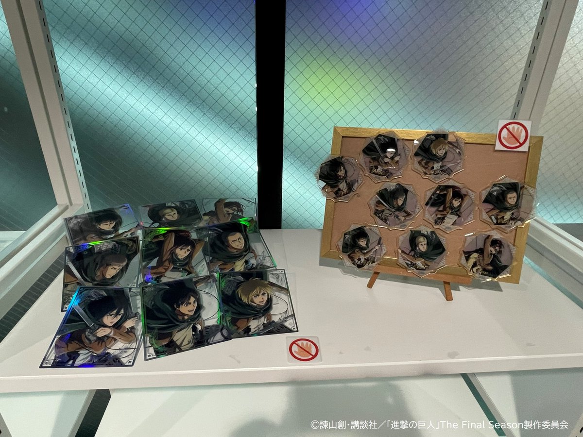 attackon_memory's tweet image. 進撃の巨人 Attack on Memory
👣～記憶への進撃～👣

✨大阪会場開催中✨

会場では本イベントの描きおろしイラストを使用した
オリジナルグッズを販売中！ぜひご覧ください👀

※11/21(金)～11/23(日)は事前予約制となります。
詳しくはコチラ▽
bandainamco-am.co.jp/crossstore/sto…

#shingeki #記憶への進撃