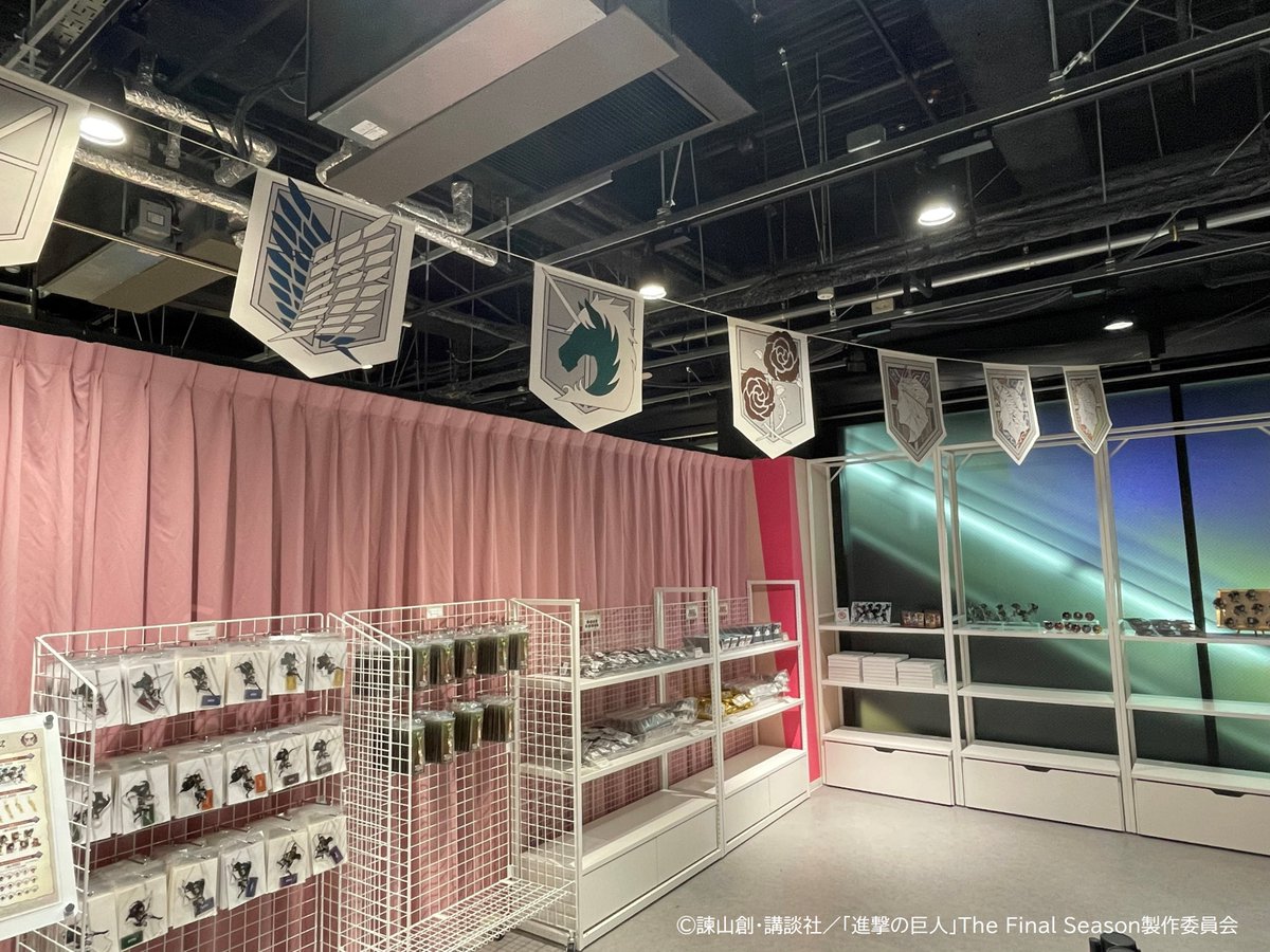 attackon_memory's tweet image. 進撃の巨人 Attack on Memory
👣～記憶への進撃～👣

✨大阪会場開催中✨

会場では本イベントの描きおろしイラストを使用した
オリジナルグッズを販売中！ぜひご覧ください👀

※11/21(金)～11/23(日)は事前予約制となります。
詳しくはコチラ▽
bandainamco-am.co.jp/crossstore/sto…

#shingeki #記憶への進撃