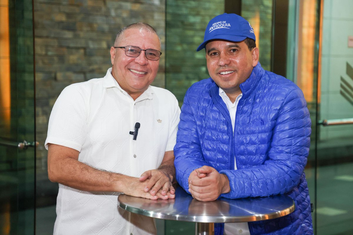 SenadorTrujillo's tweet image. Tenemos amigos de muchos años en Itagüí que han sido testigos directos de la transformación de la ciudad, como Oscar Grisales, que con  su apoyo comprometido ha contribuido a la gran calidad de vida que hoy tienen las familias itagüiseñas. ¡Gracias Oscar por tu respaldo siempre!…