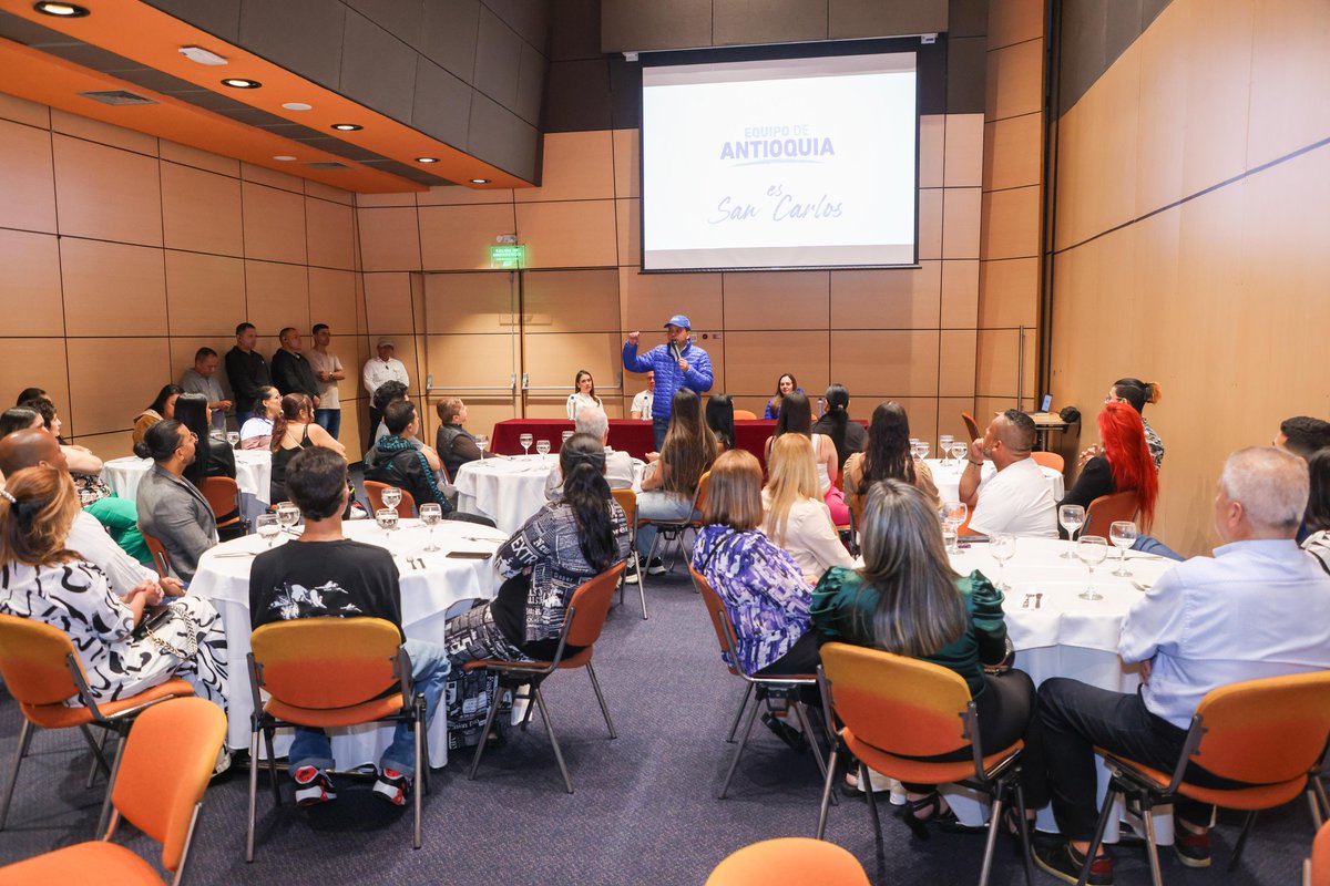 SenadorTrujillo's tweet image. Tenemos amigos de muchos años en Itagüí que han sido testigos directos de la transformación de la ciudad, como Oscar Grisales, que con  su apoyo comprometido ha contribuido a la gran calidad de vida que hoy tienen las familias itagüiseñas. ¡Gracias Oscar por tu respaldo siempre!…