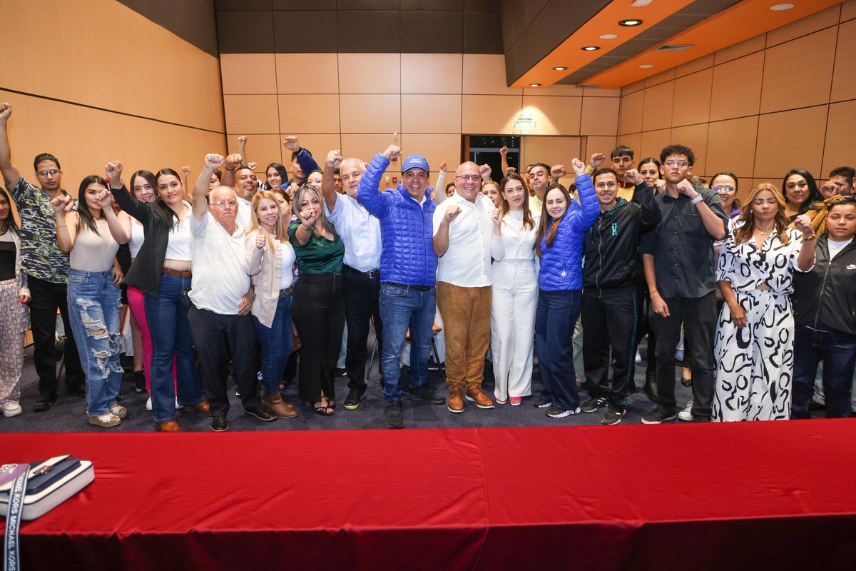 SenadorTrujillo's tweet image. Tenemos amigos de muchos años en Itagüí que han sido testigos directos de la transformación de la ciudad, como Oscar Grisales, que con  su apoyo comprometido ha contribuido a la gran calidad de vida que hoy tienen las familias itagüiseñas. ¡Gracias Oscar por tu respaldo siempre!…