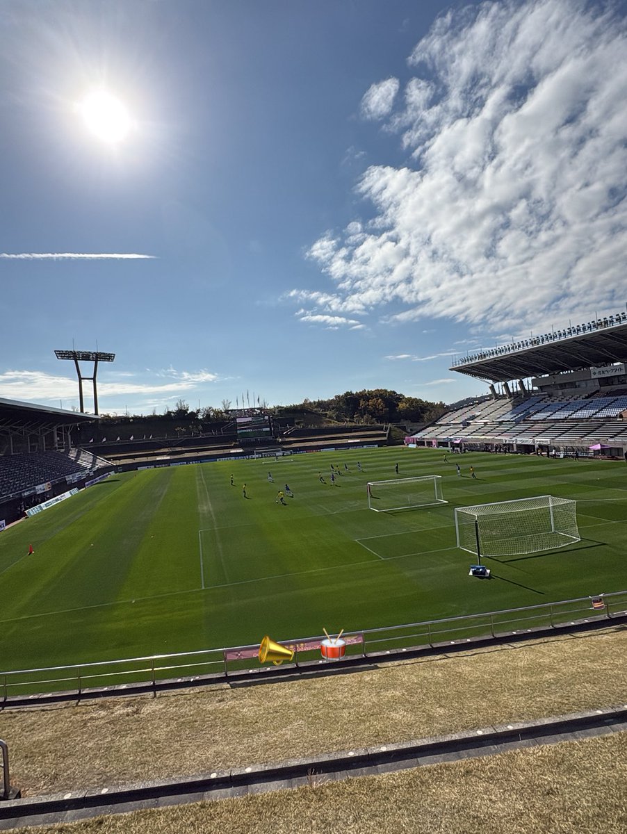 dixsept2018's tweet image. 本日の藤枝戦、下記の画像の場所を応援の中心とします。

リーグ戦ラストアウェイです。
プレーオフに行くために、J1へ昇格するために中心から固まって、選手に気持ちを伝えましょう！

今日もよろしくお願いします！
 #サガン鳥栖  #sagantosu  #ONEHEART