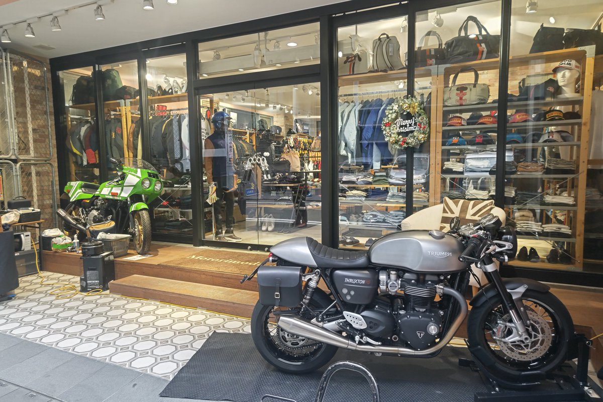 LEDServiceTOKYO's tweet image. 今日と明日の2日間は
Motorimoda GINZA様で出店してます！
冬物装備の買い足しついでに
無料チェーンメンテナンスの方もお待ちしてます