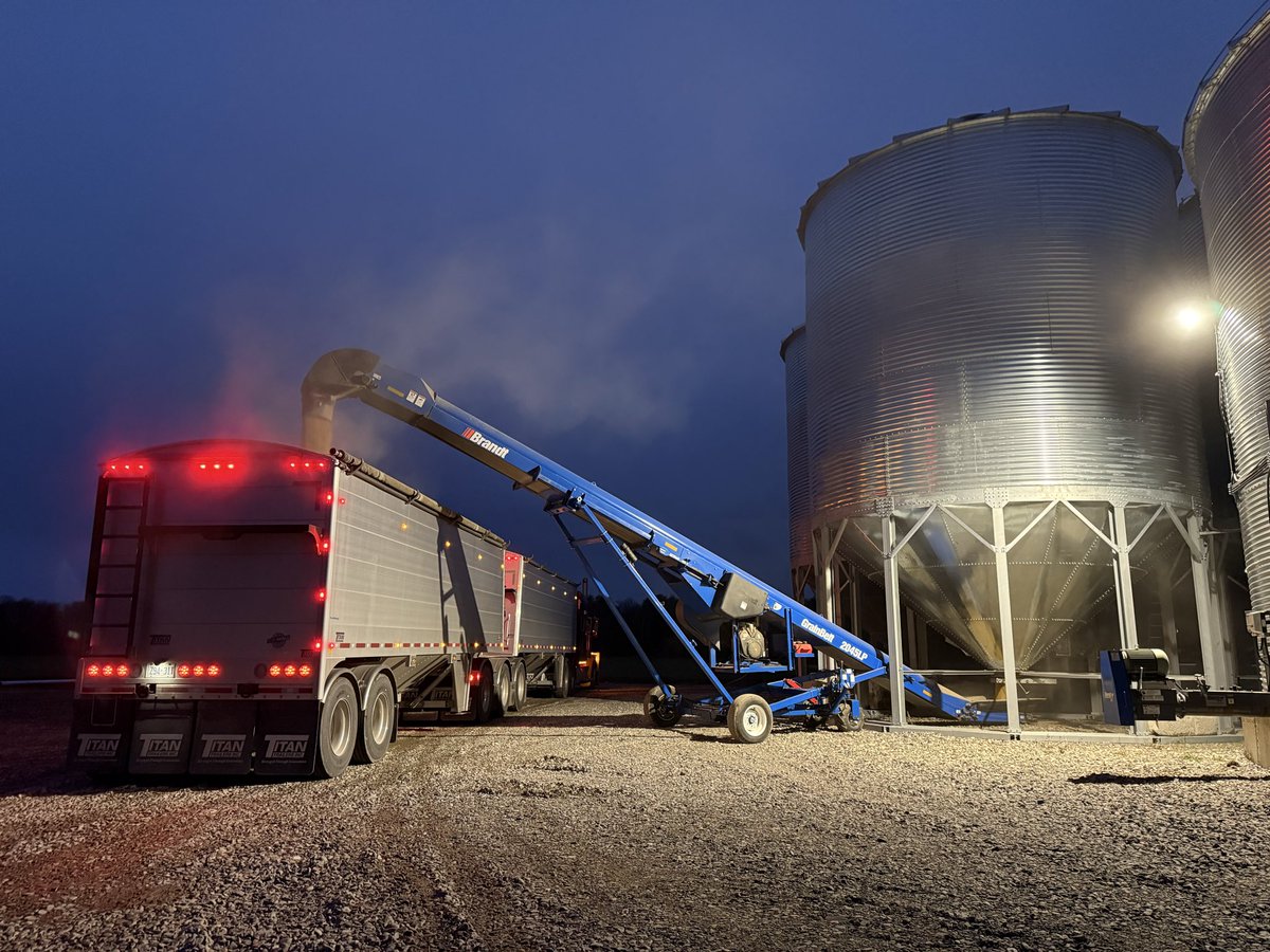 Beautiful night in the north loading beans