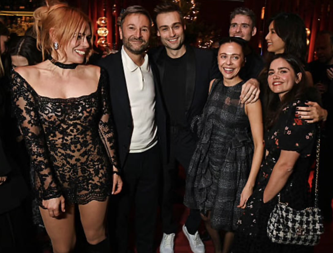 holdinontostars's tweet image. roseclara is real and alive