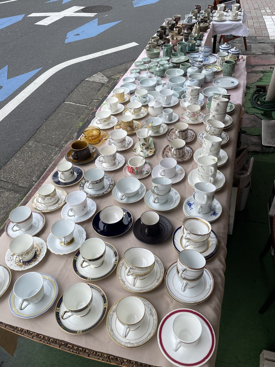 muratashokai's tweet image. 西荻茶散歩 2日目スタートしました！昨日並べきれなかったカップ＆ソーサーなども追加していますので、ぜひのぞいてみてください👀