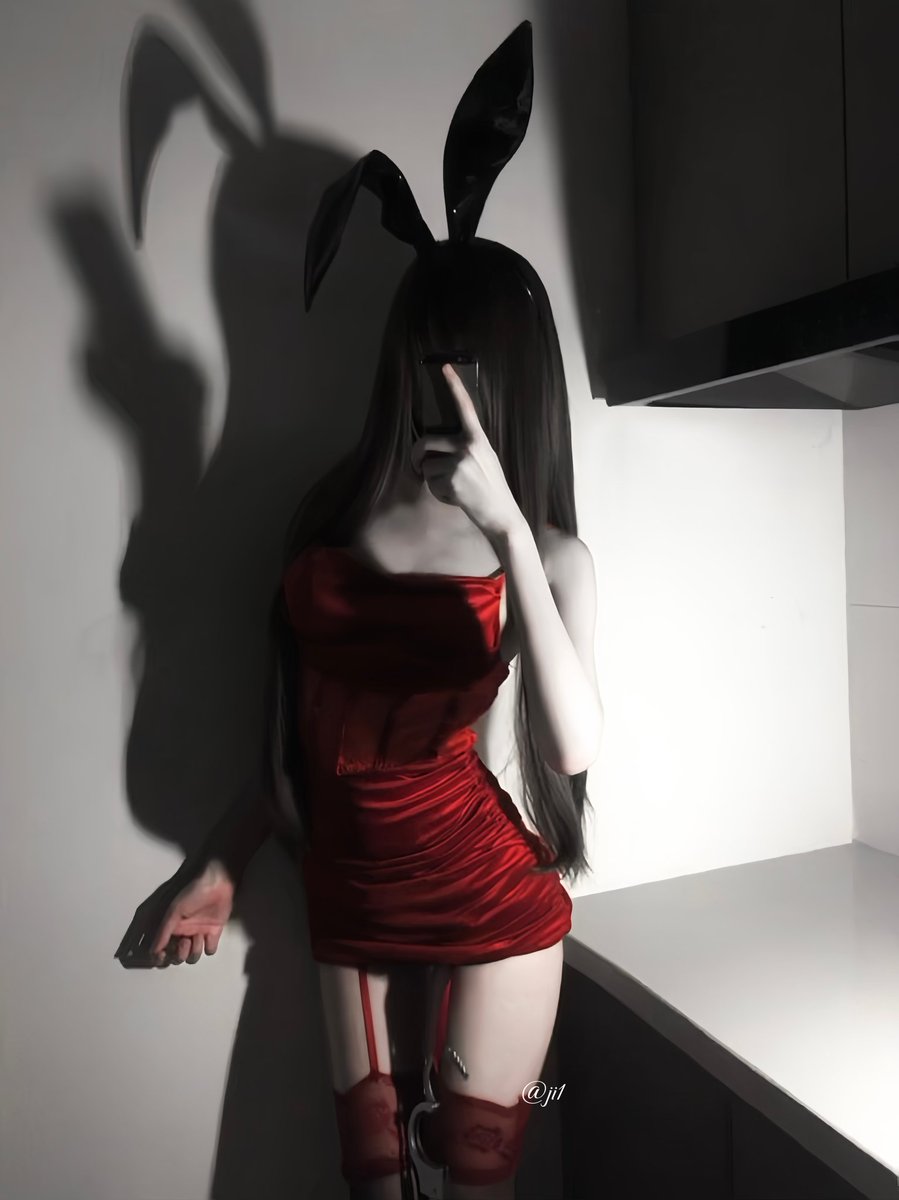 yiyi71713176721's tweet image. 红色兔女郎 #少女 #卡泡 #s #小狗