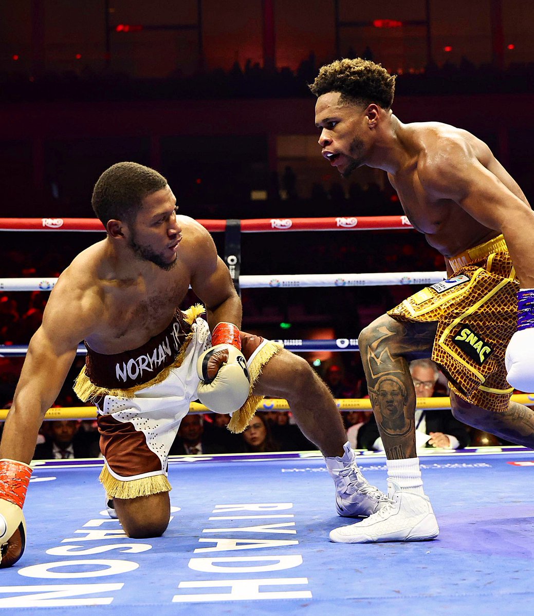 G__Chain's tweet image. Congrats Devin Haney  👑🏆🥊

What a performance 🫡🔥

Gameplan 🔮⬇️

And he leads by example, stepping up taking big fights &amp;amp; put it on the line‼️

GIVE this MAN his CREDIT  🤝🏾

 #TheRingIV