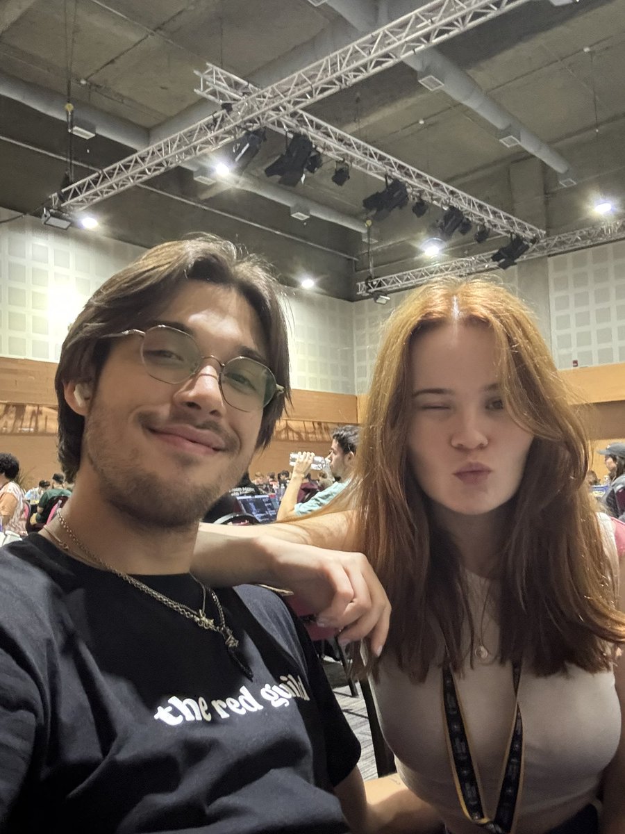 CatMcGeeCode's tweet image. hacking with mi amor again