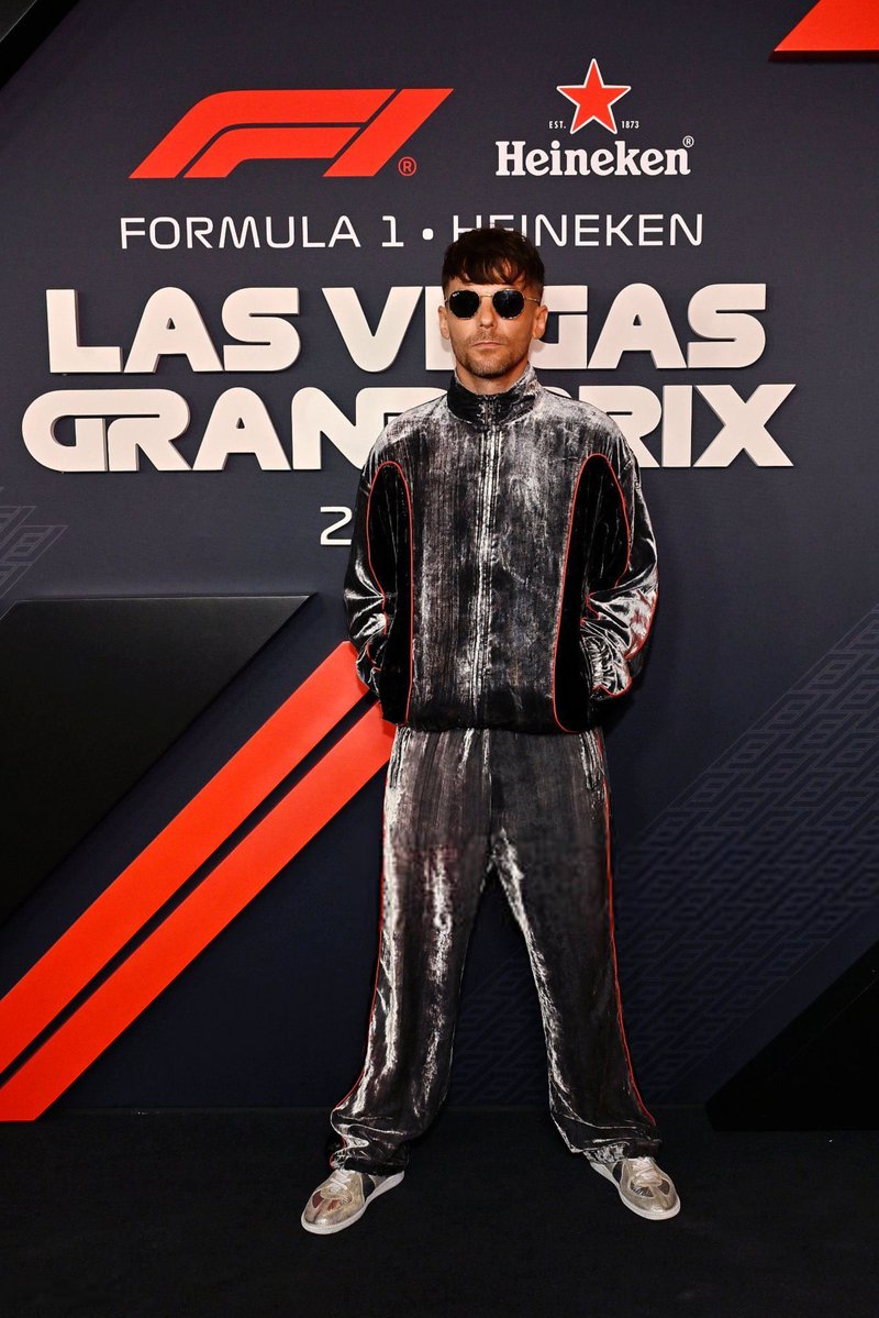 kimi0miki's tweet image. ねぇ、埼玉のヤンキーなの？？？
#LasVegasGP #LouisTomlinson