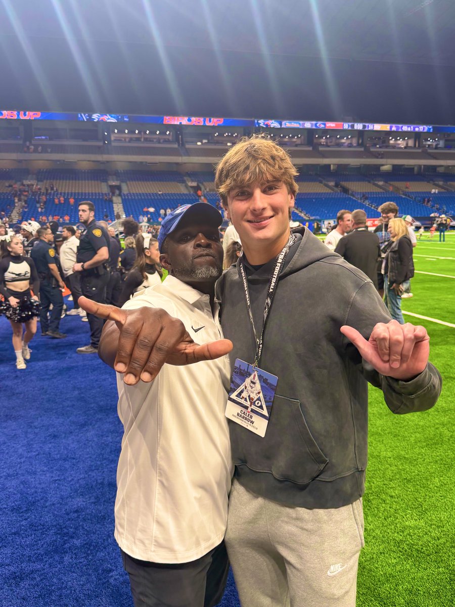 cdbarrowtx's tweet image. Thanks @coachgscott1 and @YorkJacob0 for having me out today. Great win for @UTSAFTBL!!!!

@SV_RangerFB @JButler_210 @iam_alinedouard  @cjrecruiting2 @TXRecruits @PrepRedzoneTX @StarStatePreps