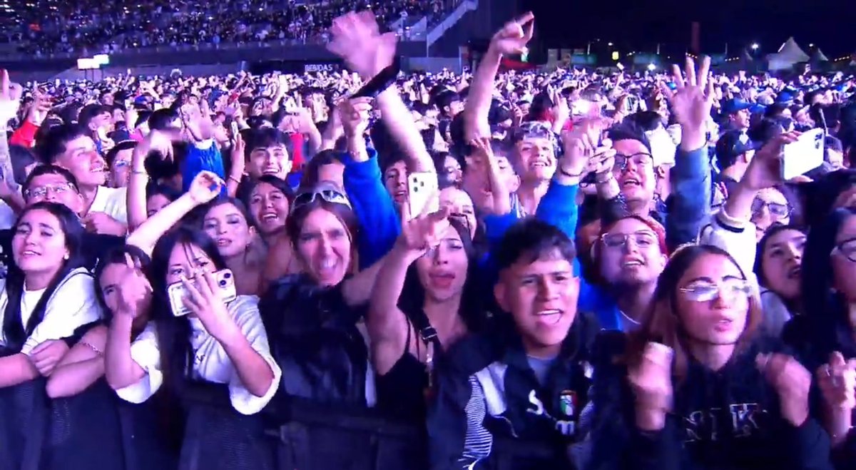 Otros tirando bobadas jajajaj , y tu ? PUES SIENDO LA PUTA CABRA