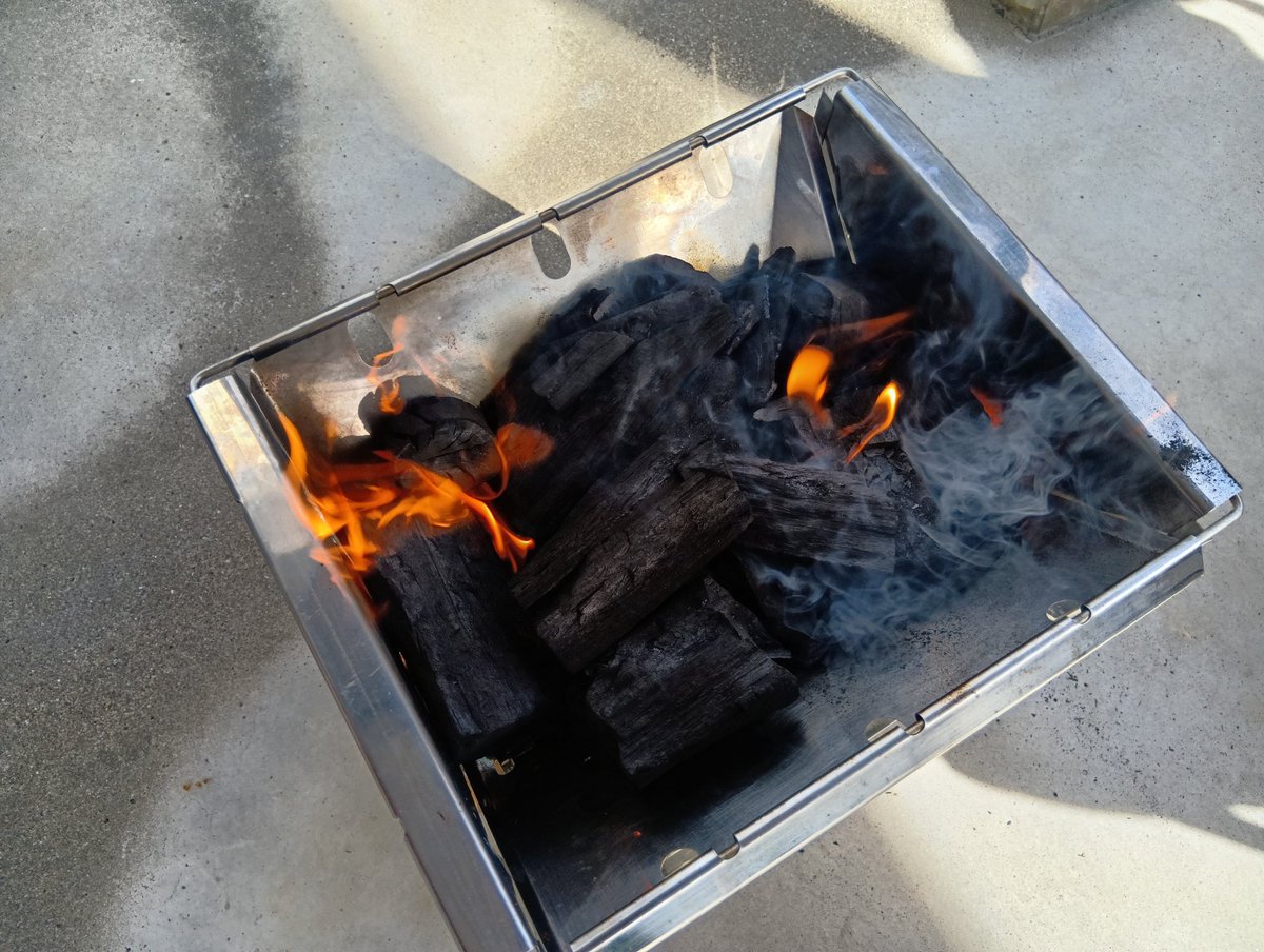 COCOS_MASTER's tweet image. 牛の死体などを焼き準備してます今✋😅🔥