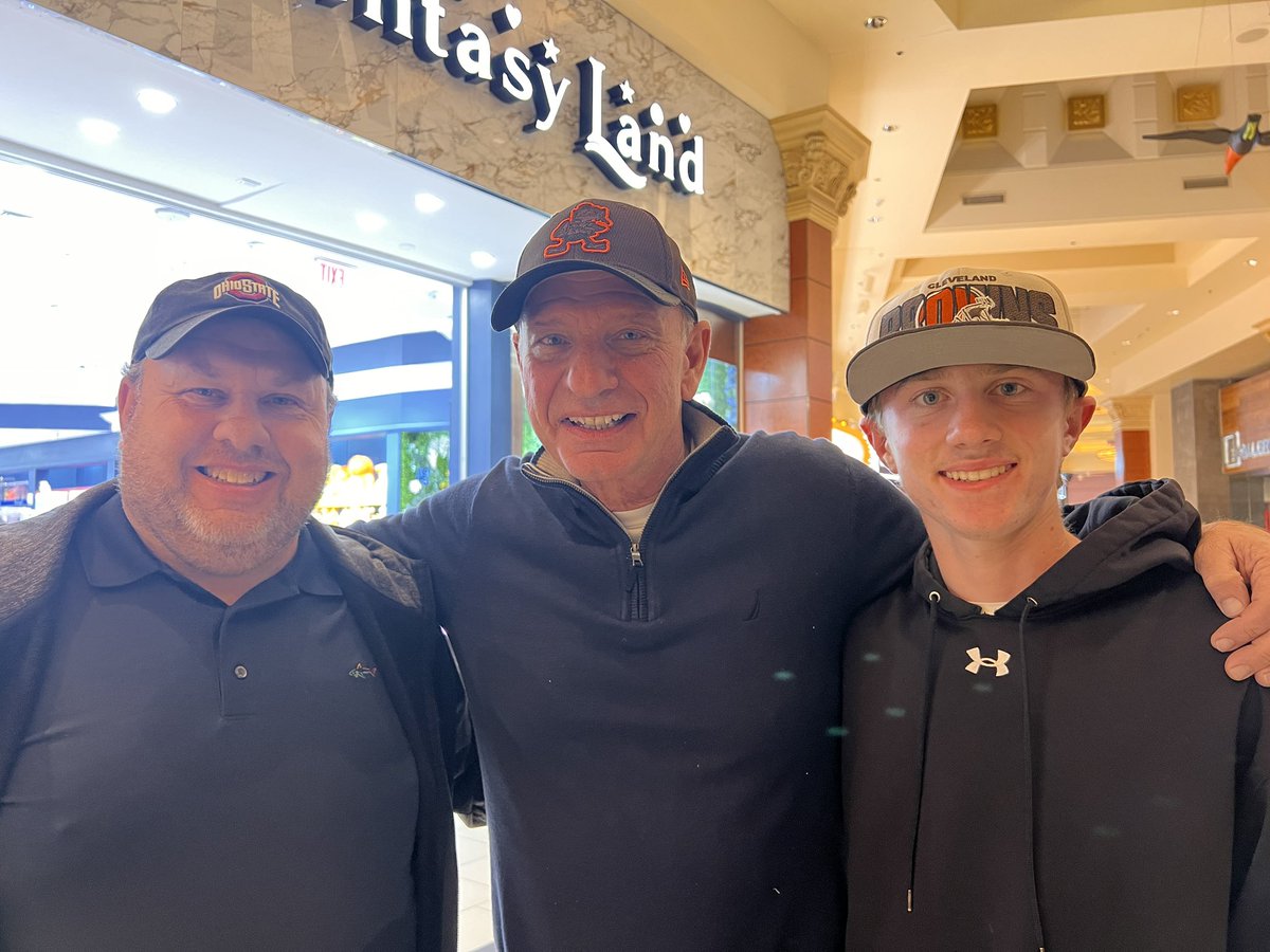 My son and I ran into the <a href="/TheRealTRizzo/">Tony Rizzo</a> in Vegas before the <a href="/Browns/">Cleveland Browns</a> game. <a href="/ESPNCleveland/">ESPN Cleveland</a>