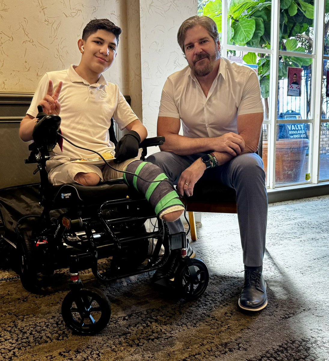 Stevesosebee's tweet image. So honored to have a chance to heal Gaza’s injured kids like Mohammed, 13, who’s learning to walk again after a bombing took his legs and killed two brothers. ✌🏻🇵🇸☮️