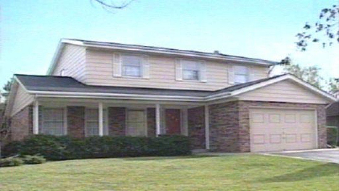 FluentInFinance's tweet image. Al Bundy was able to afford this home while making $6 an hour selling women&apos;s shoes with only a high school diploma.

This was considered normal in 1987.