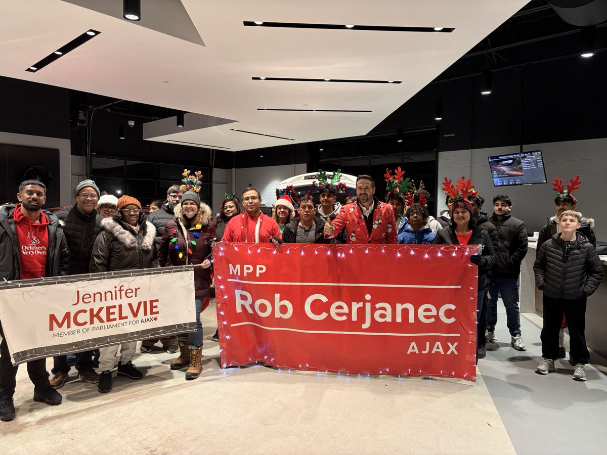 Rob4Ajax's tweet image. What a great start to the holiday season! 🎄✨

Today, I joined families, community groups, local businesses, organizations, and @mckelvieAJAX at the Town of Ajax Santa Claus Parade. From the incredible floats and marching bands to Santa Claus himself, the holiday spirit in Ajax…