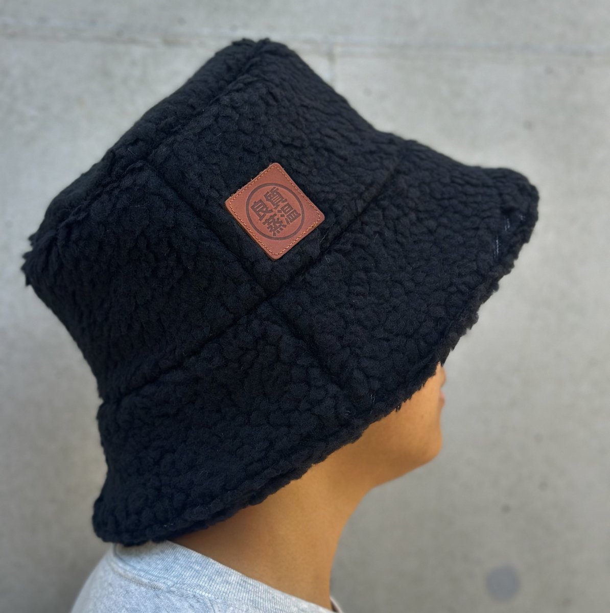 黒ボアスモーク窓虚無僧 黒ボアバケットハット ✓オンライン販売開始