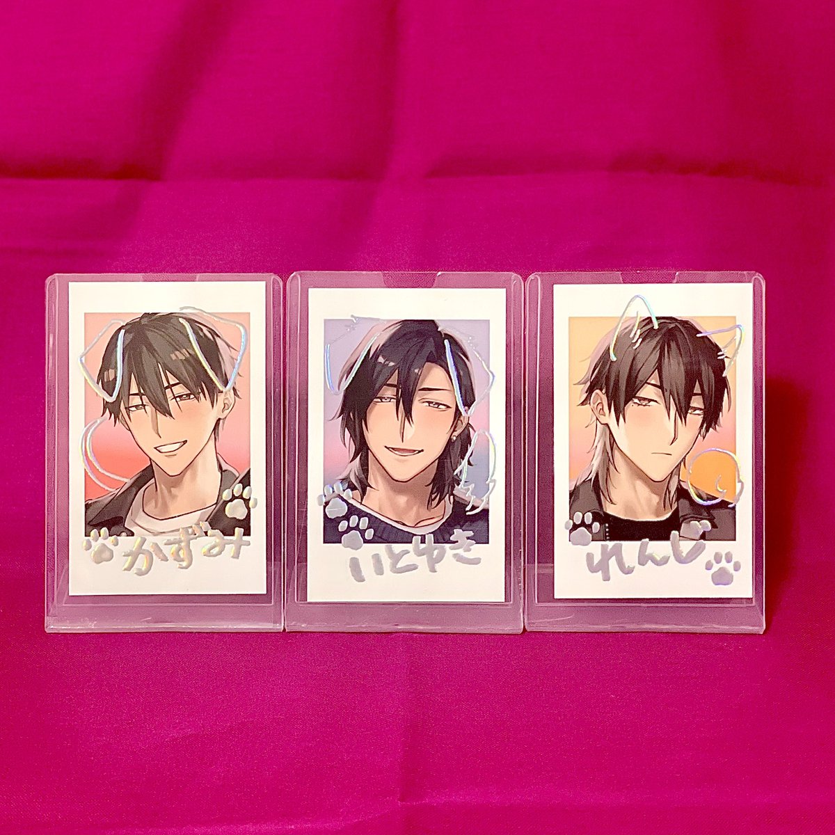 inukawa_ii's tweet photo. 同人誌、アクスタ以外のグッズが届きました！
表紙もデジタル箔もキラキラで可愛いです✨ https://t.co/74r8PBto1k
