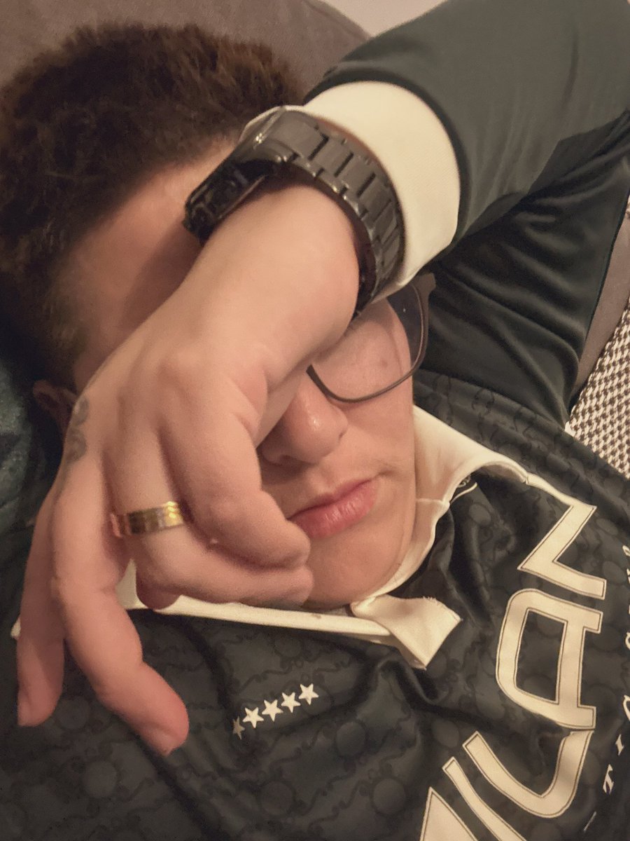 mattishh's tweet image. Saturday but just wanna sleep tho, COD night?