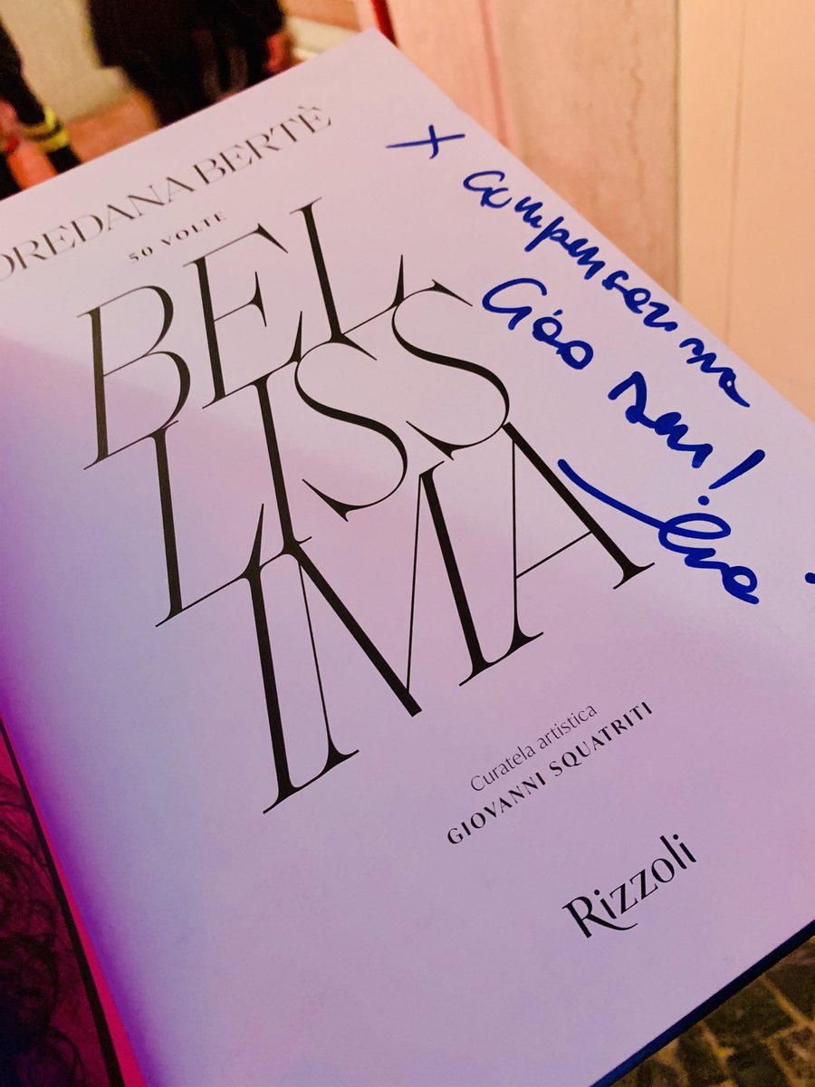 SprytzR's tweet photo. Bellissima @LoredanaBerte a #Milano 
al @TeatroGaber all’evento @VanityFair #Stories 
@RizzoliLibri 
Curatela Artistica by Giovanni Squatriti https://t.co/BxS7ts9ybb