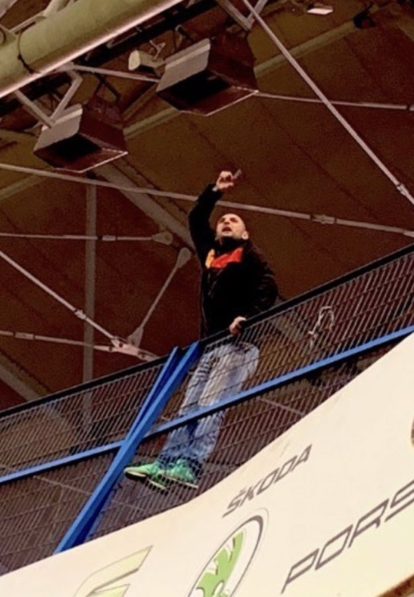 1 Aralık, doğum günün, kardeşlerin Kadıköy'de...