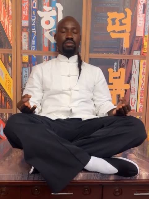 wizzy_Good_vibe's tweet image. Abi make I go learn kung fu because E be like all this Aboki no come to play😂😂