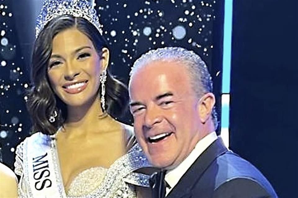EspejoDelPoder_'s tweet image. Bajo sospecha cetro de Miss Universo por contrato de 745 mdp que Pemex dio al presidente del concurso espejodelpoder.com/bajo-sospecha-… a través de @EspejoDelPoder_