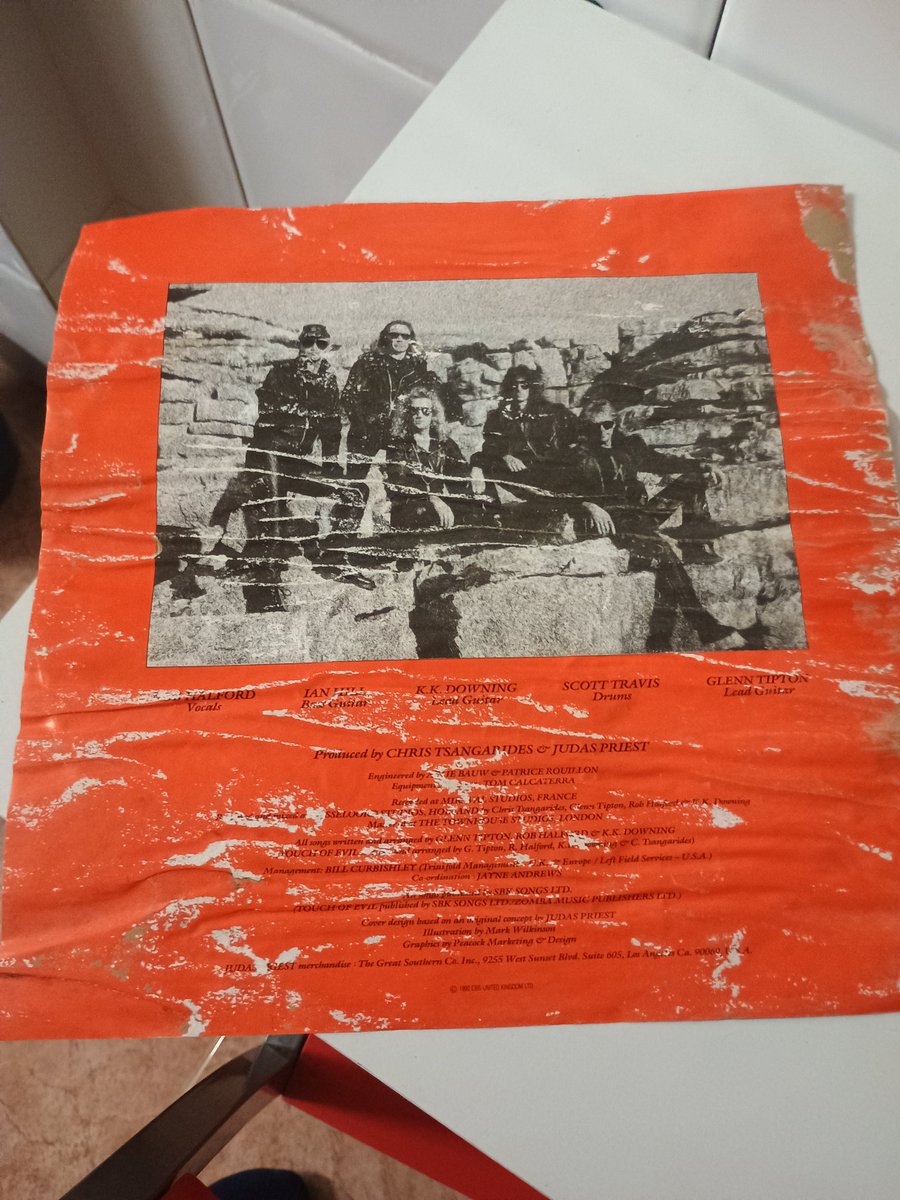 Vinilos que salieron del barro de la #DANA <a href="/judaspriest/">Judas Priest</a> dedicado a <a href="/David_Alfafar/">David®</a> #CancionesQueTePonenEnÓrbita